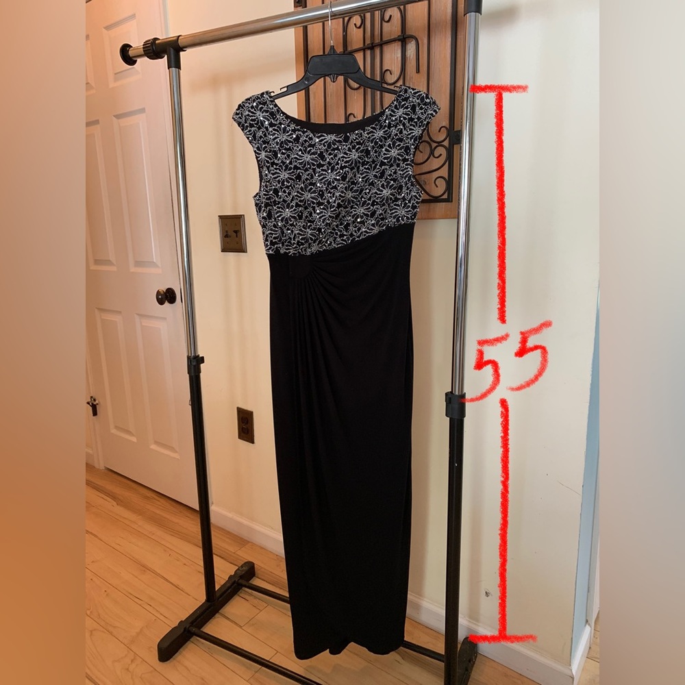 Connected Scoop Neck Ruched Black Dress with Diamond Like Flower Pattern